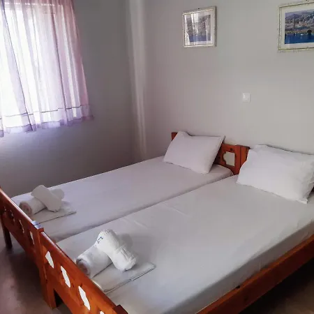 Anna's Apartments, 2