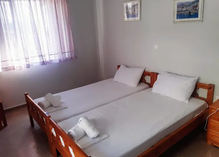 Anna's Apartments, 2