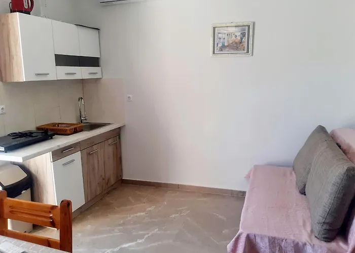 Anna's Apartments, 2 Апартаменты Толон